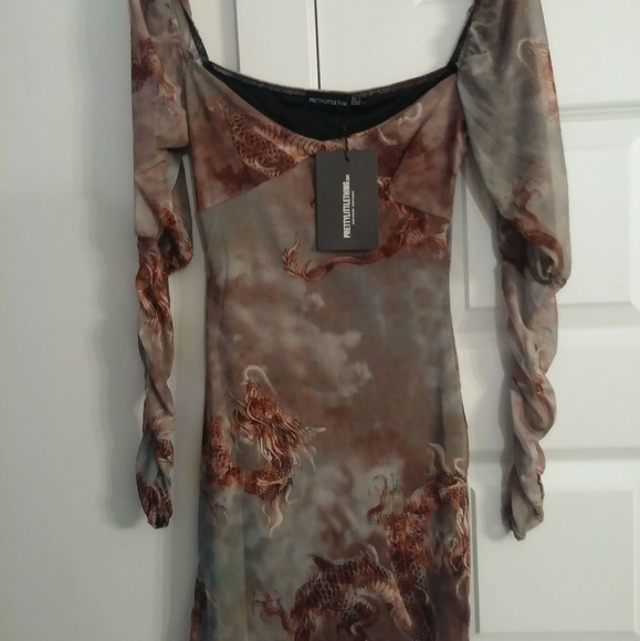 Oriental dress - Picture 2 of 2